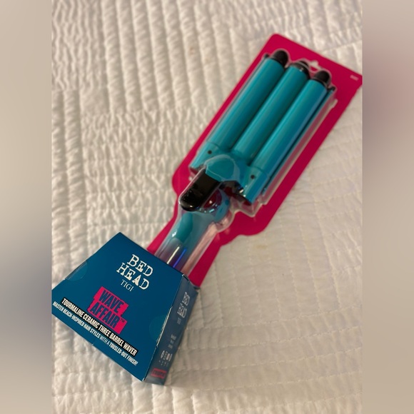 BedHead Hair Nib Bed Head Wave Affair Jumbo 3 Barrel Hair Waver